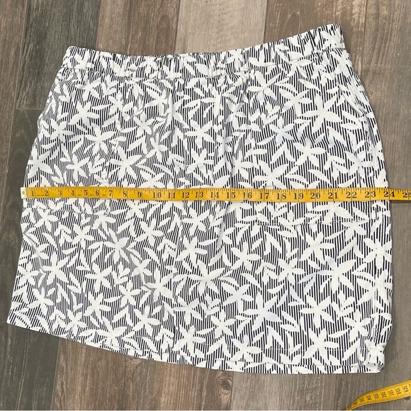LANDS' END Black and White Floral Print Cotton Blend Skort Skirt Size 18W - Picture 4 of 9